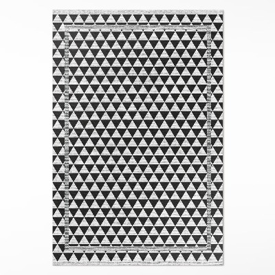 Vinylový koberec Čierno-biele trojuholníky imitácia látky