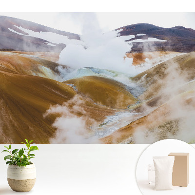 Tapeta na stenu s motívom farebných kopcov v hmle