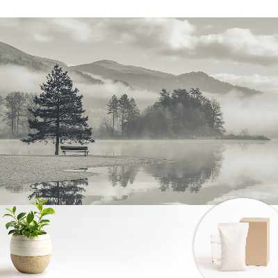 Luxusná tapeta Očarujúca hmla nad jazerom v klasickom štýle