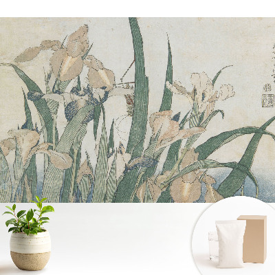 Tapeta s motívom kosatcov, ktorý predstavuje klasický vzor harmónie a elegancie