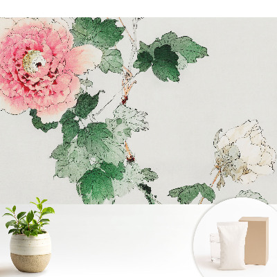 Tapeta na stenu s jemným kvetinovým vzorom v klasickom štýle vytvára harmonický vzhľad