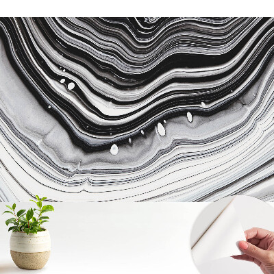 Luxusná tapeta s abstraktným vzorom čiernych a bielych vĺn