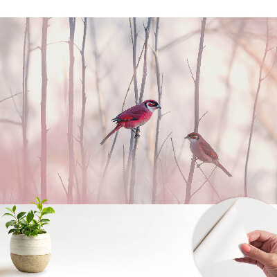 Tapeta do obývačky Roztomilé vtáky v ružovom lese