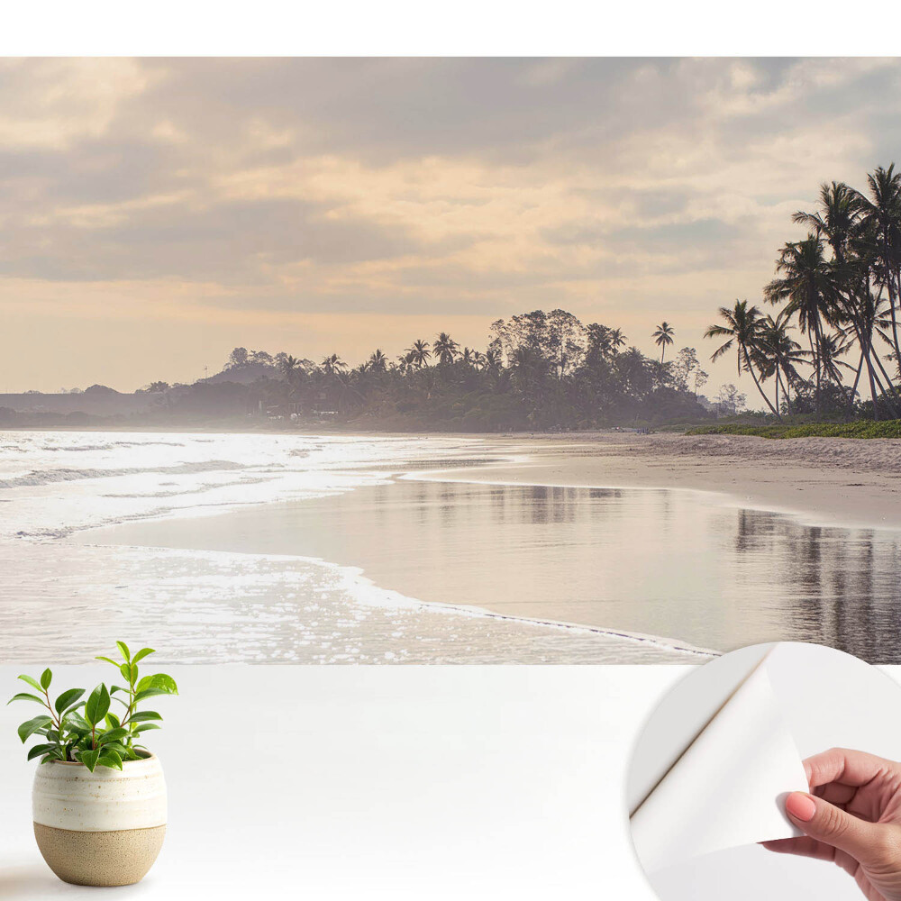 Tapety na stenu samolepiace Tichá pláž s palmami