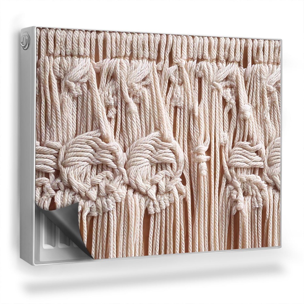 Magnetický kryt na radiátor Detailný záber na biele ručne vyrobené makramé