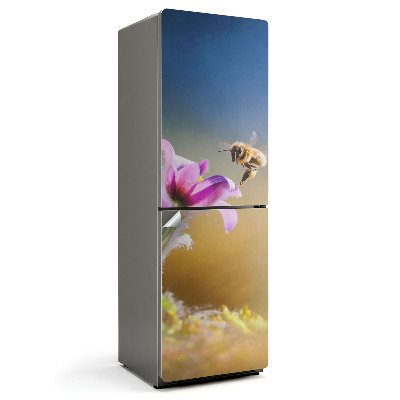 Samolepiaca nálepka na chladničku Hmyz a kvet v detailoch