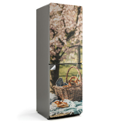 Samolepiaca nálepka na chladničku Piknikový kôš so stromami v pozadí