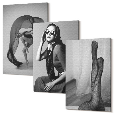 Sada 3 obrazov Štýlové čiernobiele portréty žien v elegantných pózach