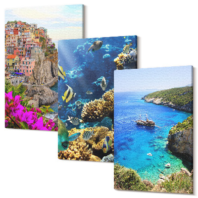 Sada obrazov triptych Výhľad na more s farebnými domami a koralovým útesom