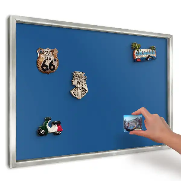 Magnetická tabuľa na magnety z ciest v modernom tmavomodrom vyhotovení
