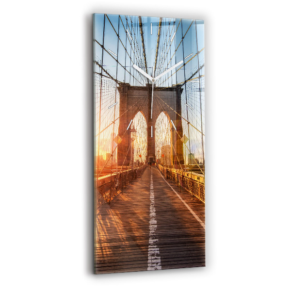 Vertikálne hodiny Brooklynský most v New Yorku