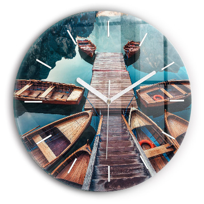 Vertikálne sklenené hodiny Jazero s drevenými člnmi a mólom