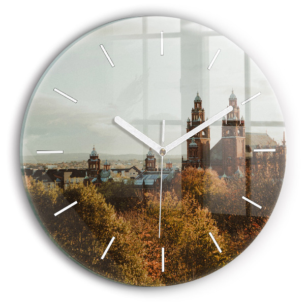 Horizontálne hodiny Mestská panoráma s vežami